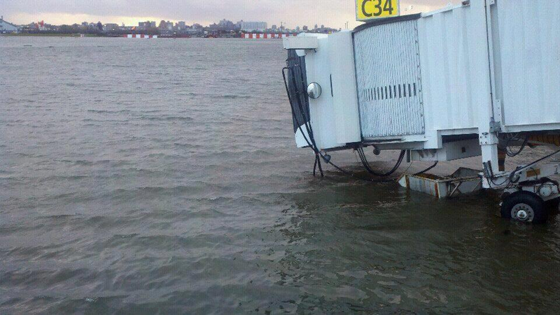 Illustration for article titled LaGuardia Airport Underwater